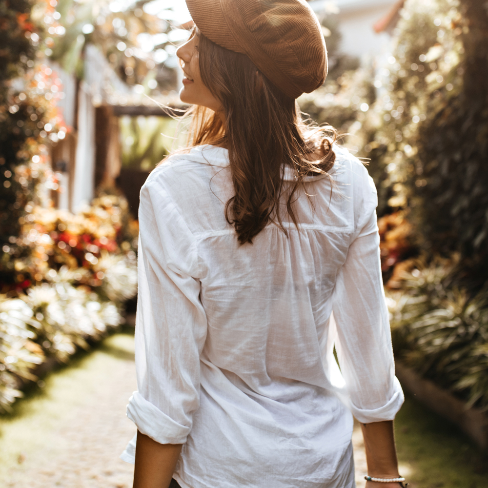 여성 화이트린넨셔츠